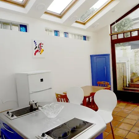 The Helm Sea View House شقة